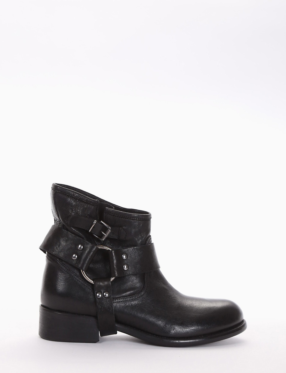 Low heel ankle boots heel 3 cm black leather