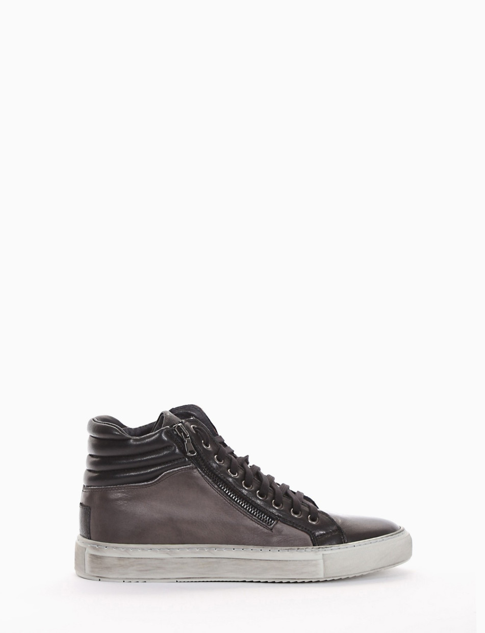 Sneakers black leather