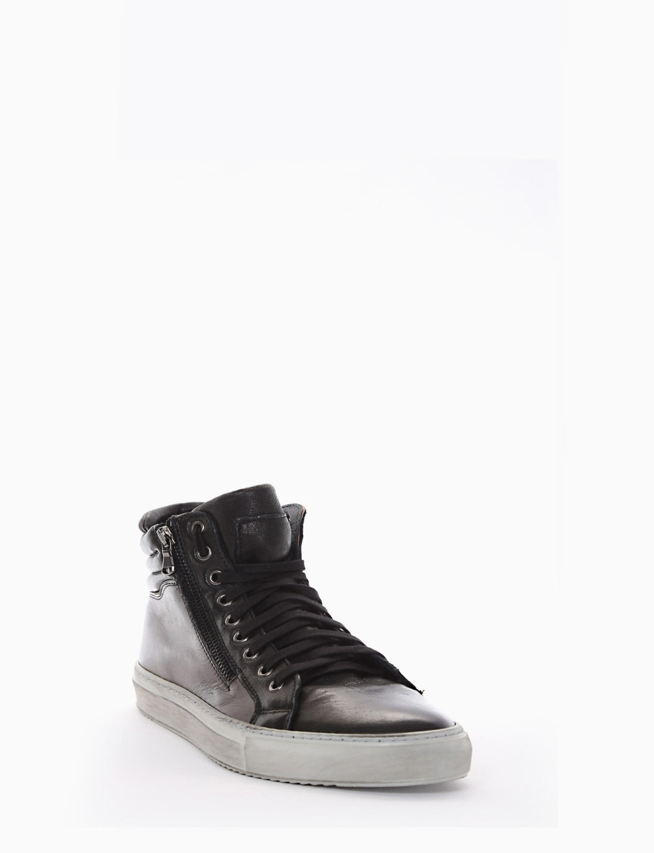 Sneakers black leather