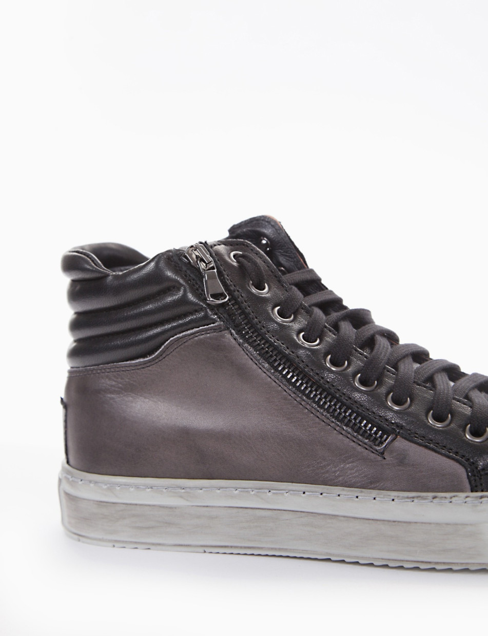 Sneakers black leather