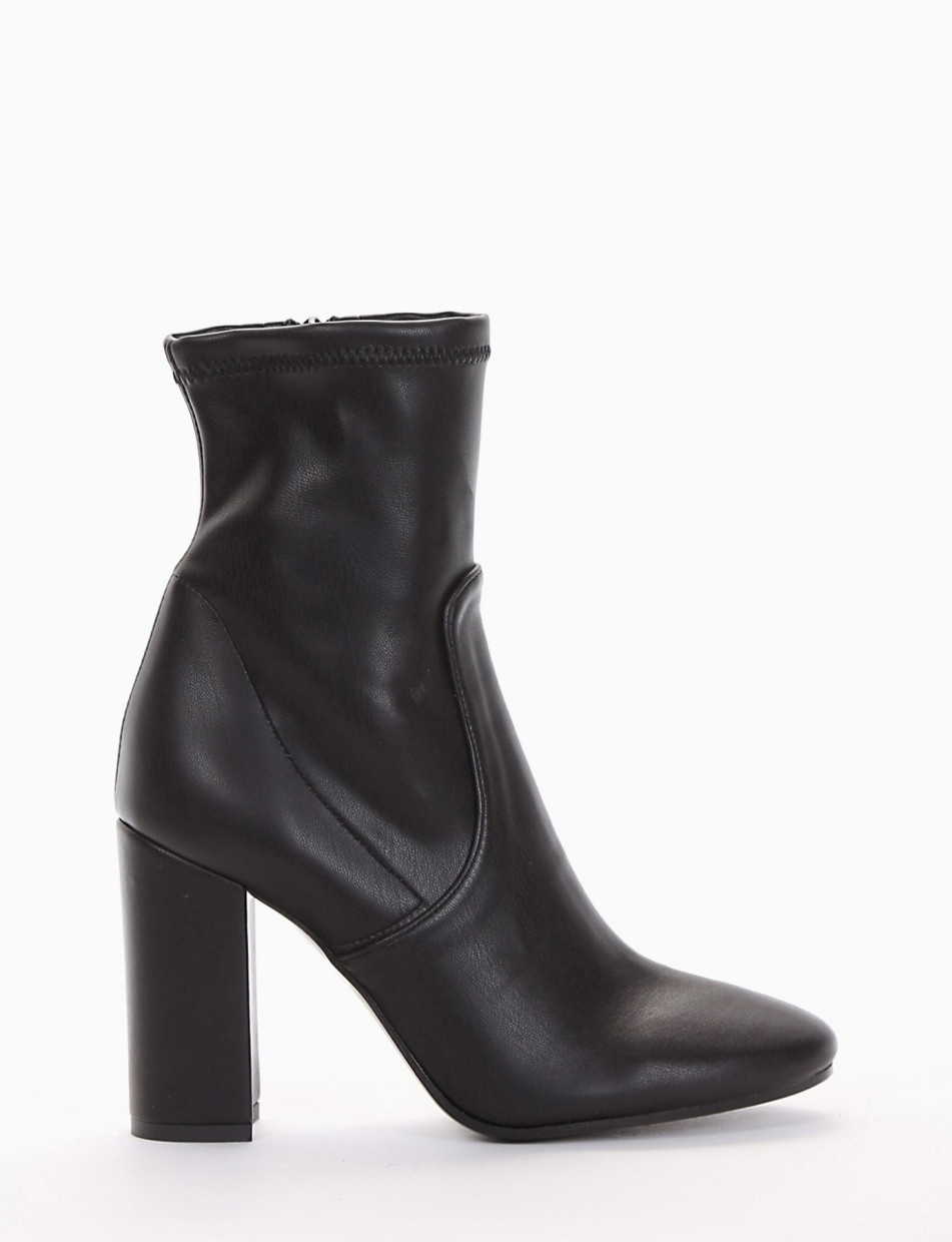 stivaletto tacco 9 cm nero