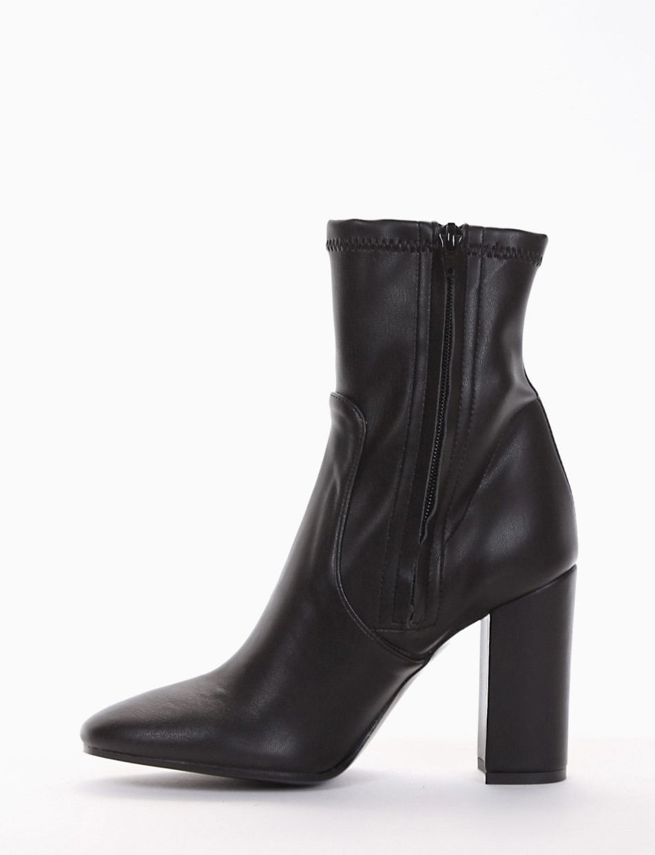 stivaletto tacco 9 cm nero