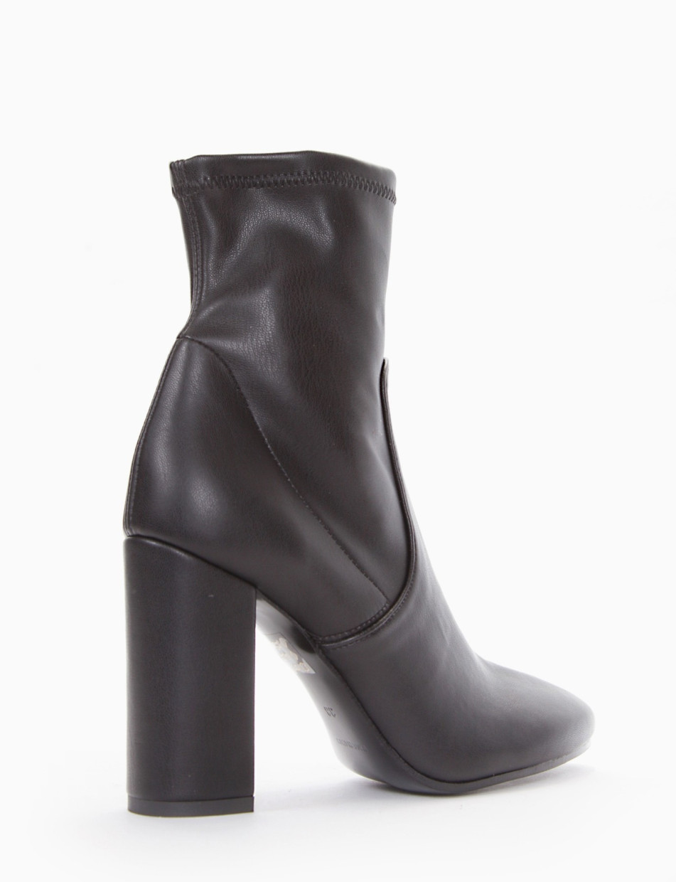 stivaletto tacco 9 cm nero