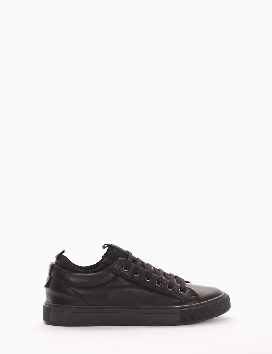 Sneakers black leather