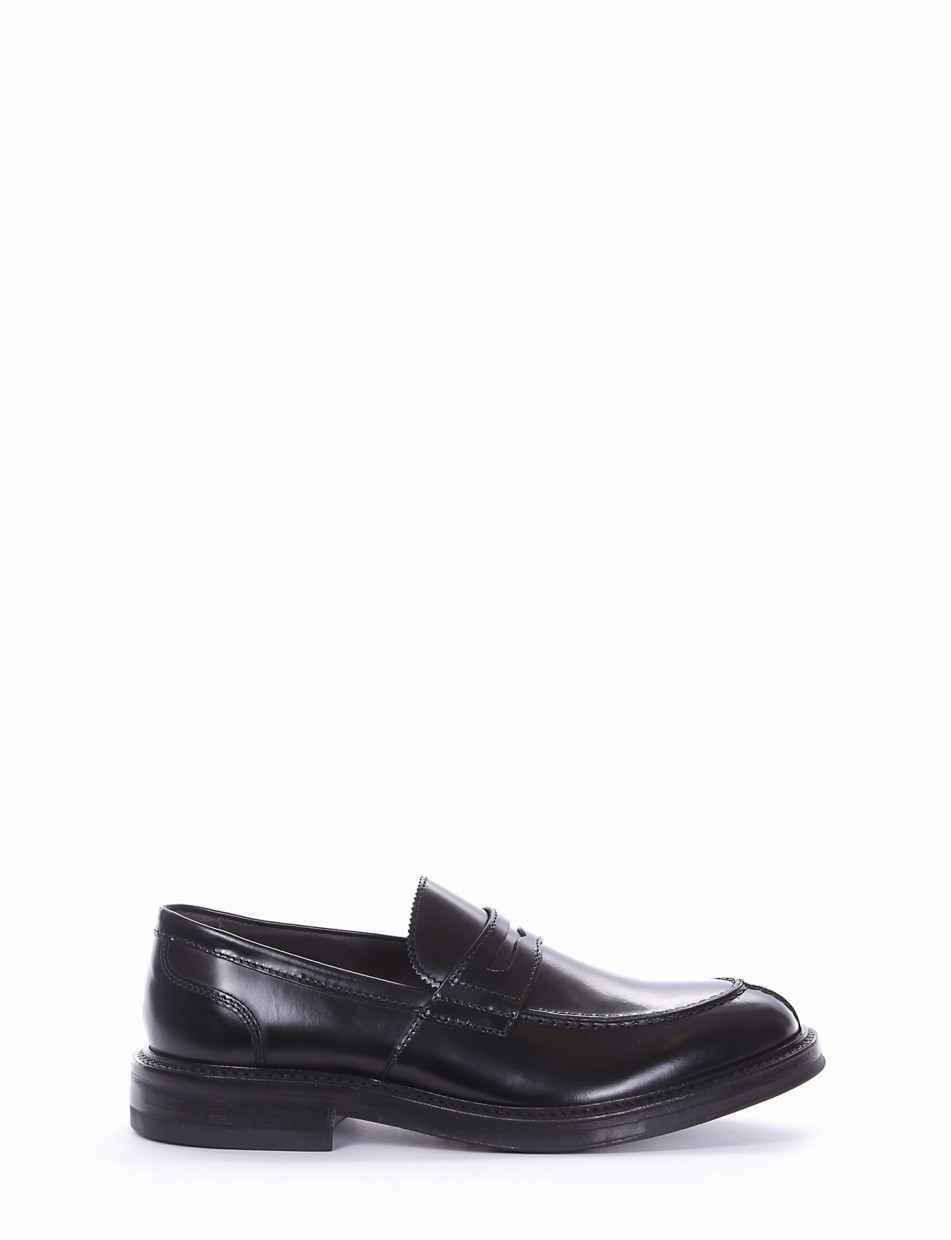 Loafers heel 2 cm black leather