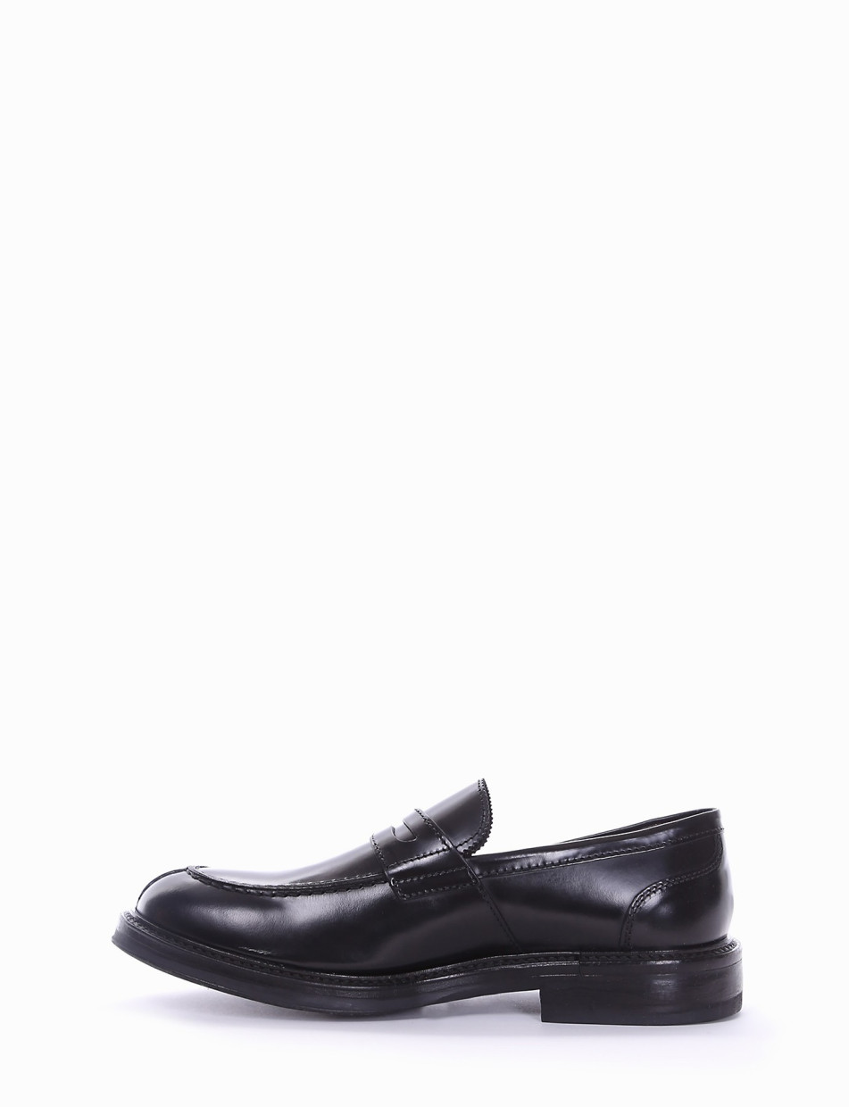 Loafers heel 2 cm black leather