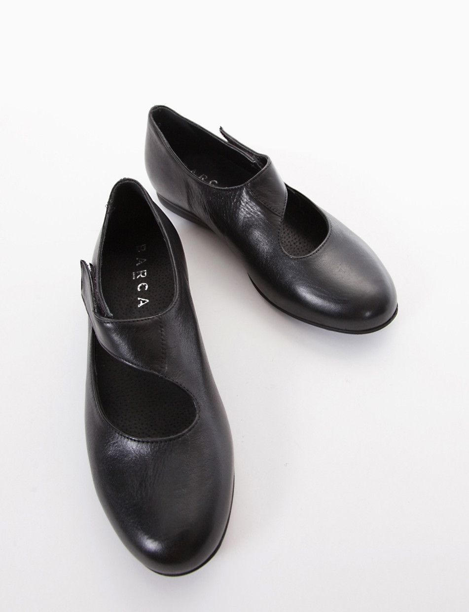 Flat shoes black leather