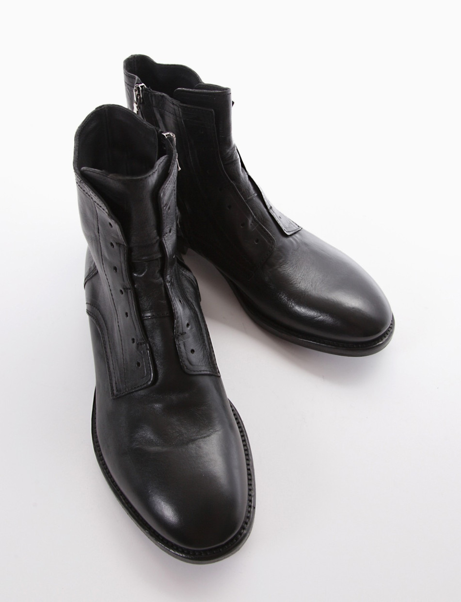 Ankle boots heel 2 cm black leather