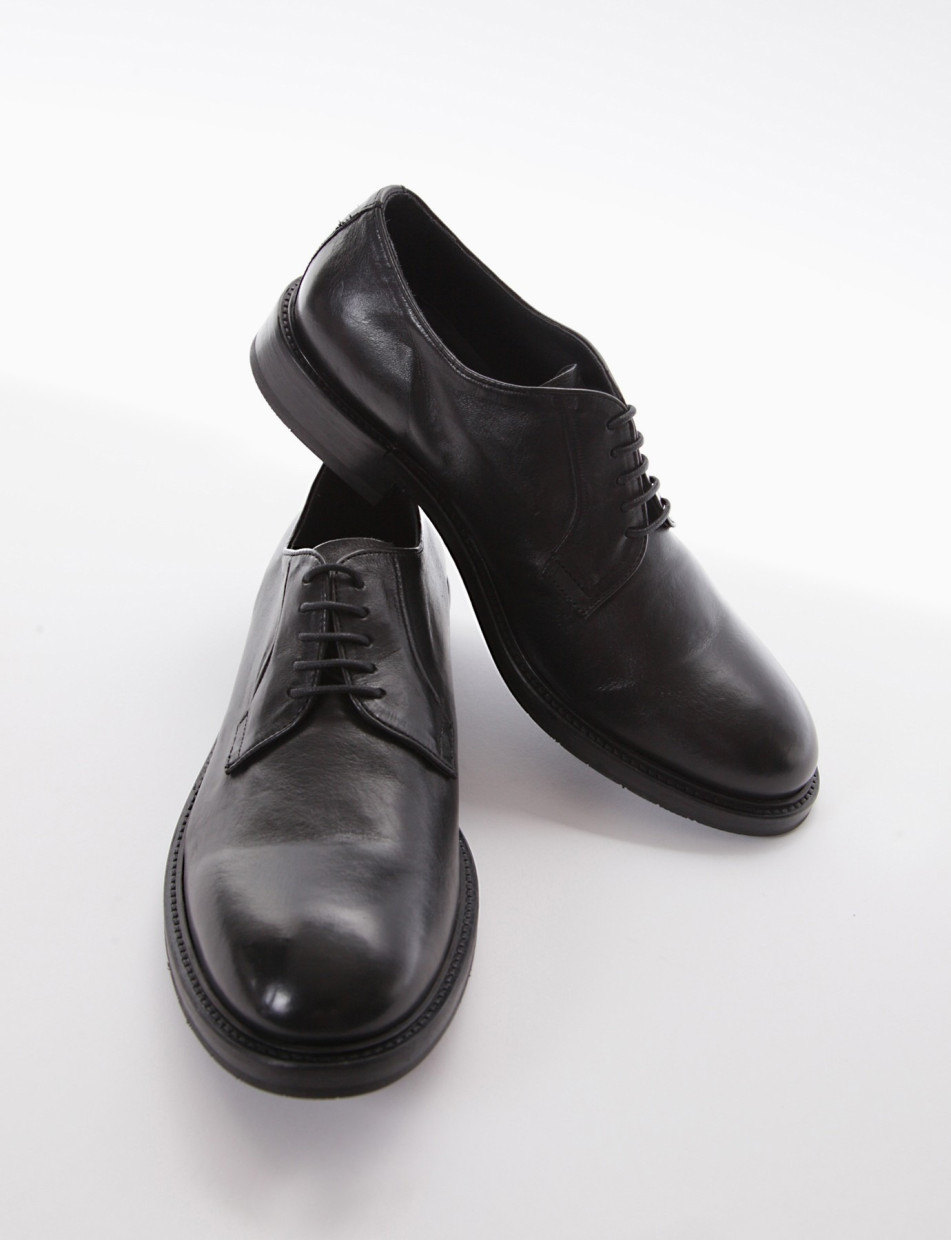 Lace-up shoes heel 2 cm black leather