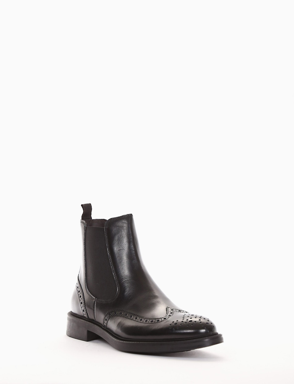 Ankle boots heel 2 cm black leather