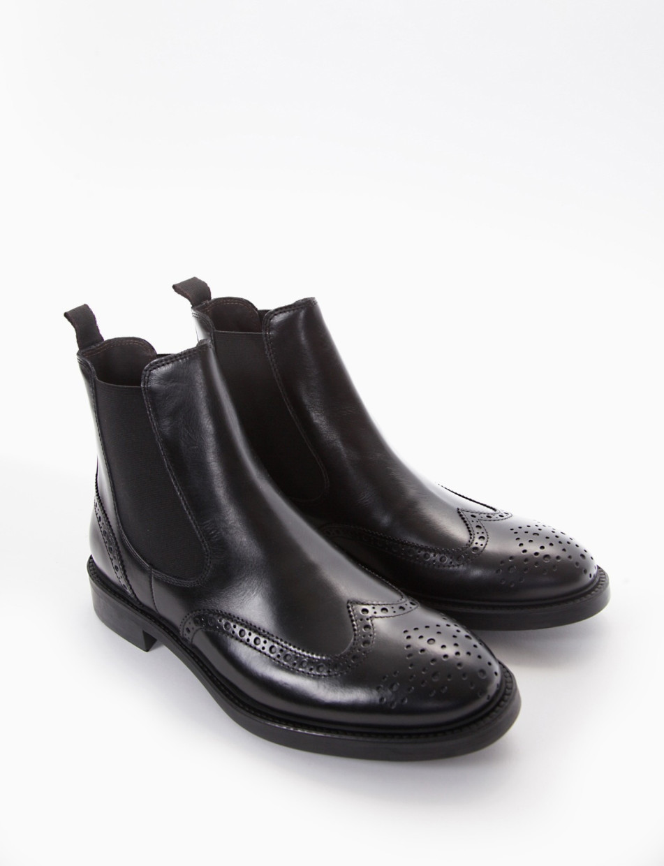 Ankle boots heel 2 cm black leather