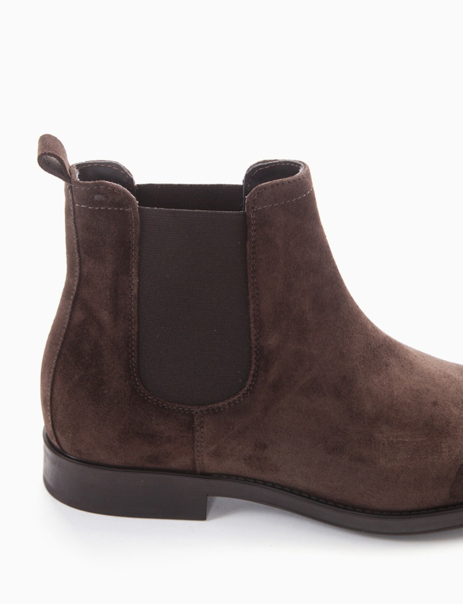 Ankle boots heel 2 cm dark brown chamois