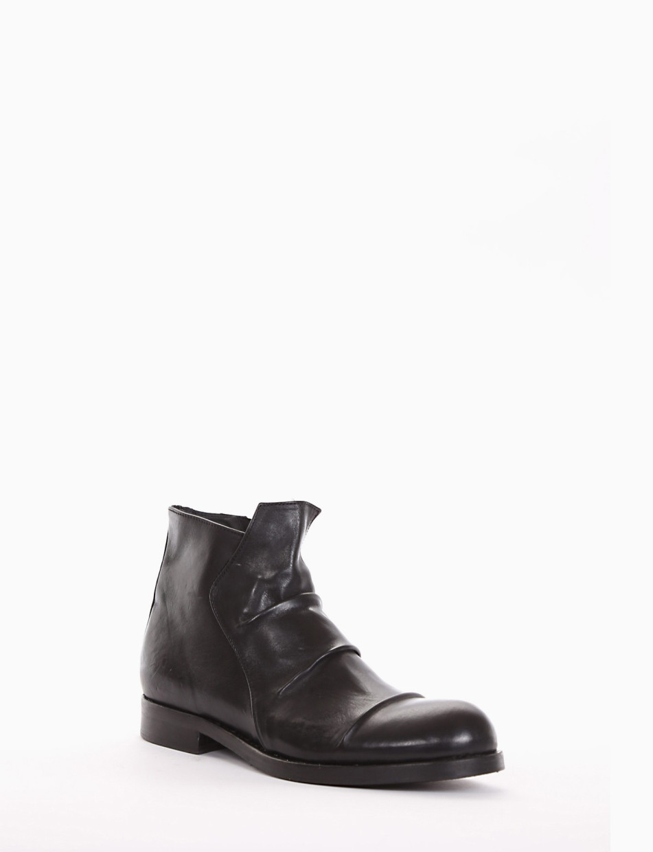 Ankle boots heel 2 cm black leather