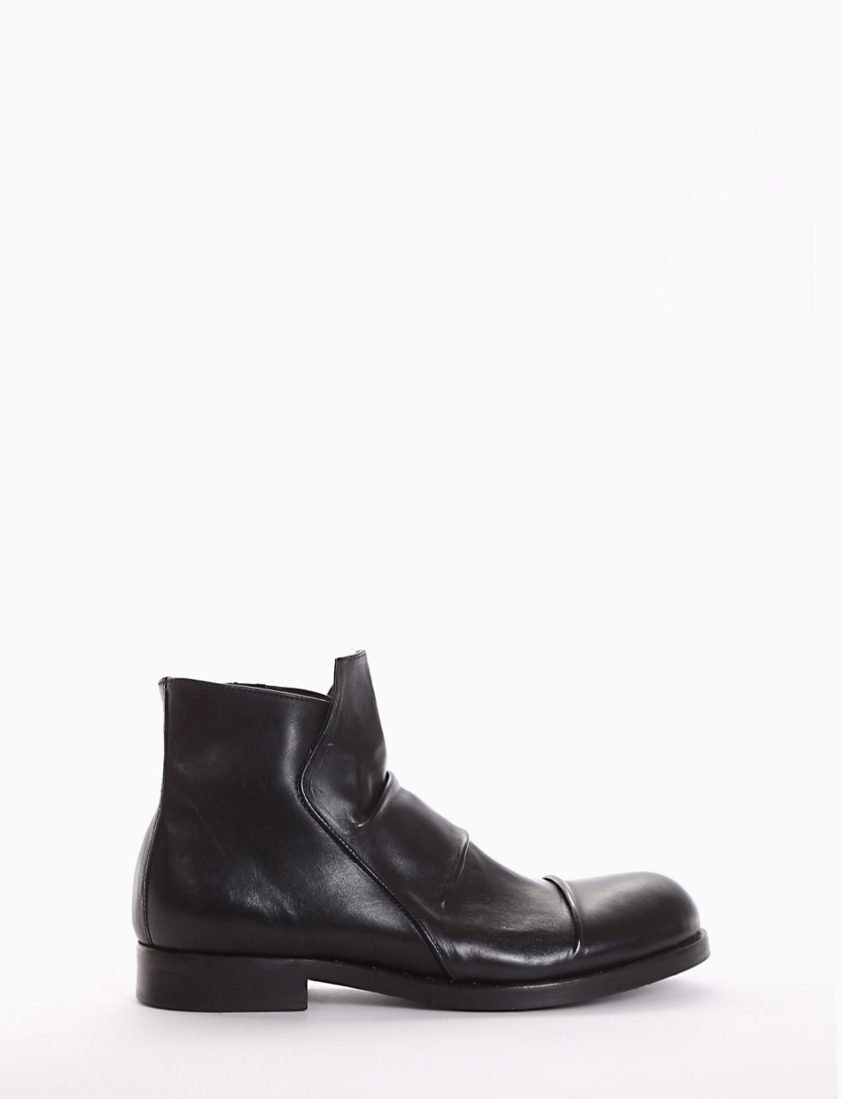 Ankle boots heel 2 cm black leather