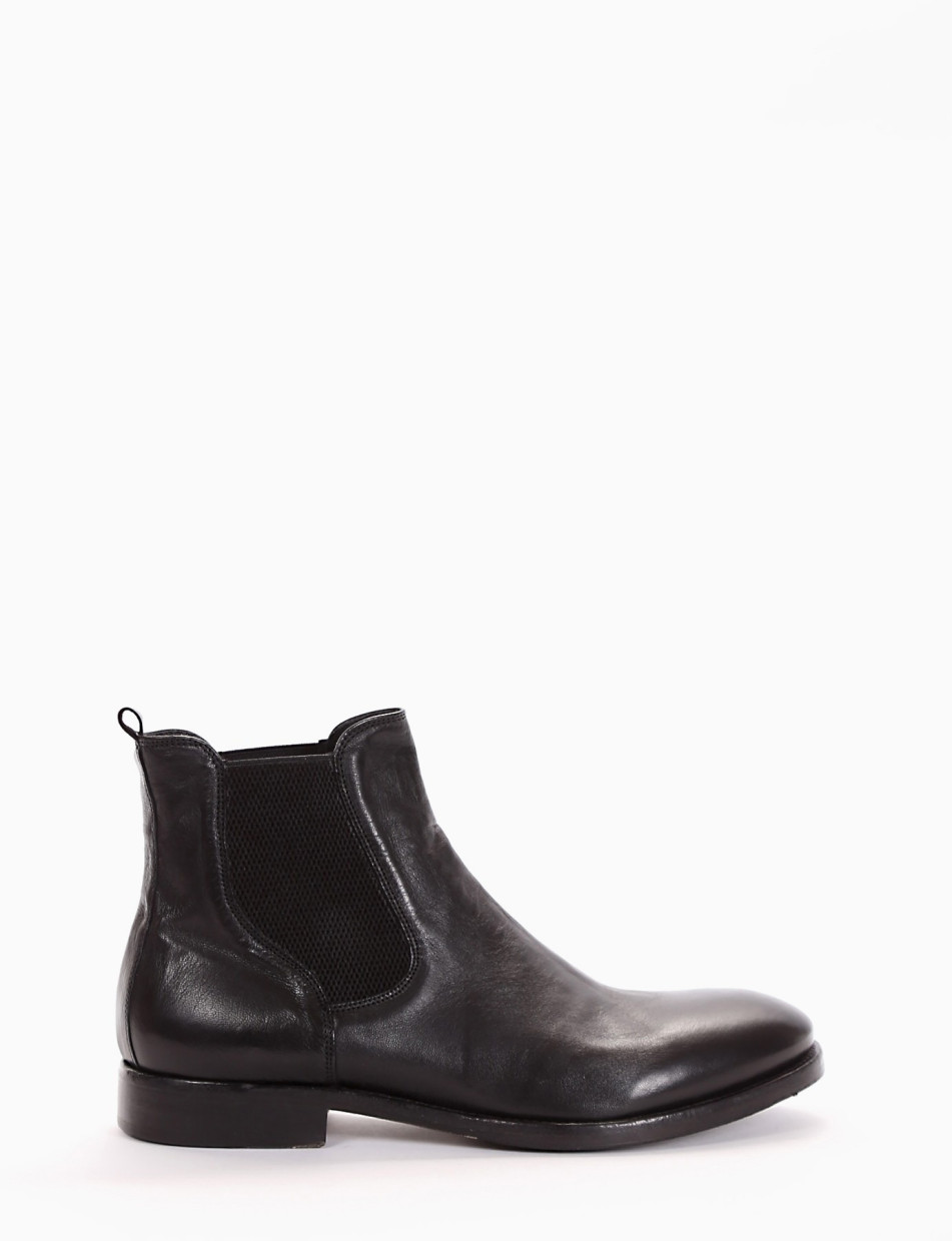 Ankle boots heel 2 cm black leather