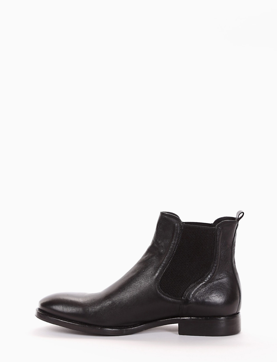 Ankle boots heel 2 cm black leather