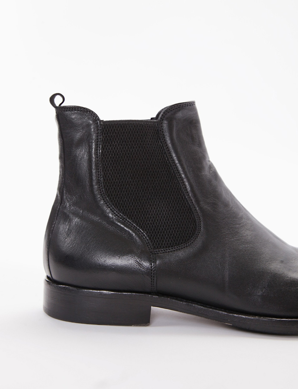 Ankle boots heel 2 cm black leather