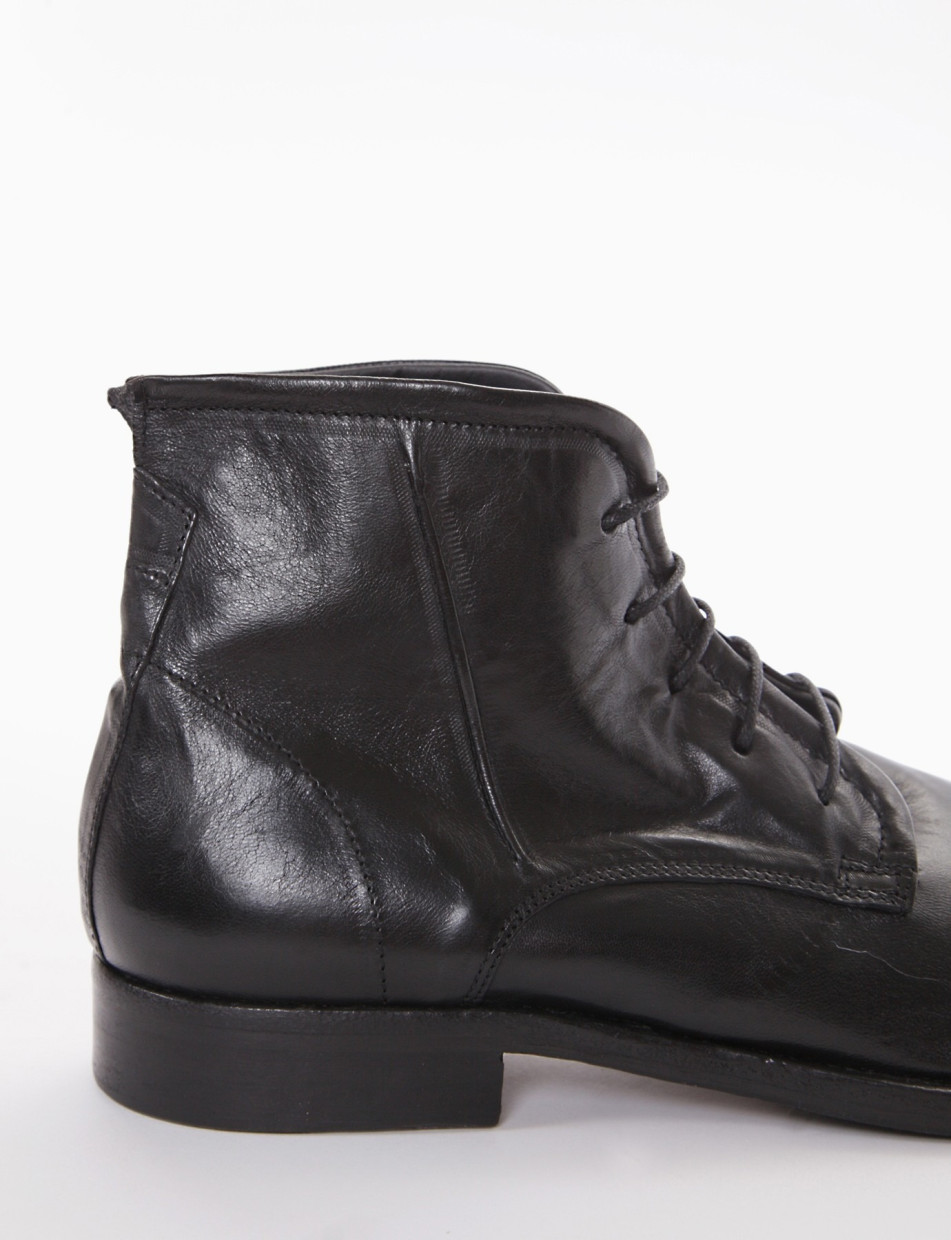 Combat boots heel 2 cm black leather