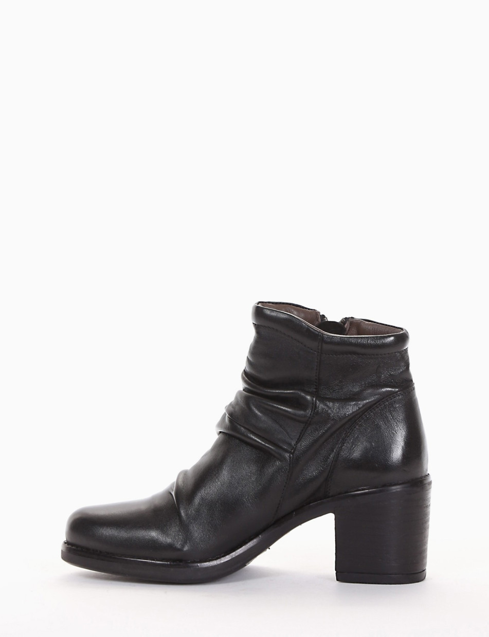 High heel ankle boots heel 5 cm black leather