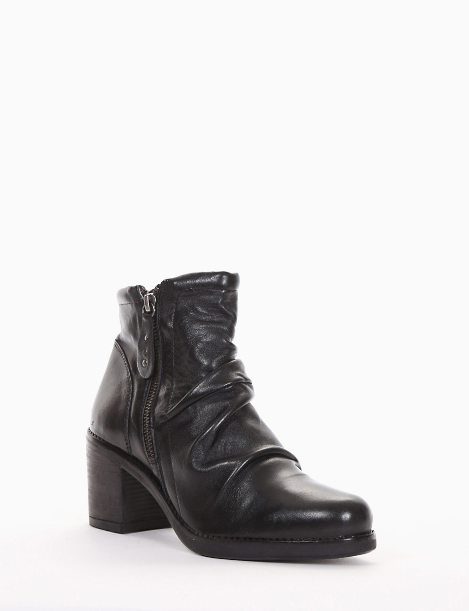 High heel ankle boots heel 5 cm black leather