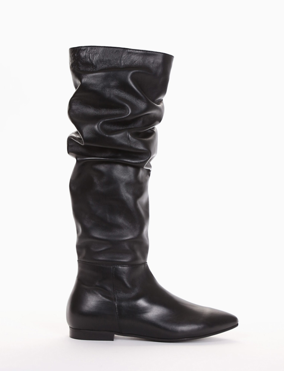 Low heel boots heel 1 cm black leather