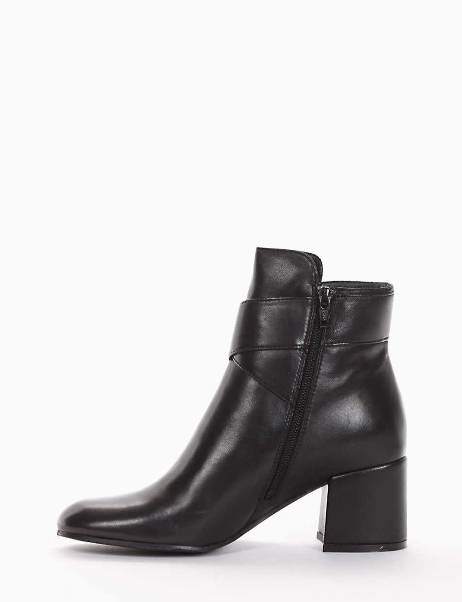 High heel ankle boots heel 5 cm black leather