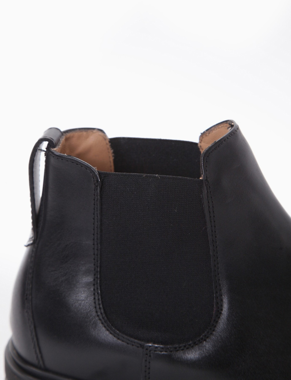 Ankle boots heel 2 cm black leather