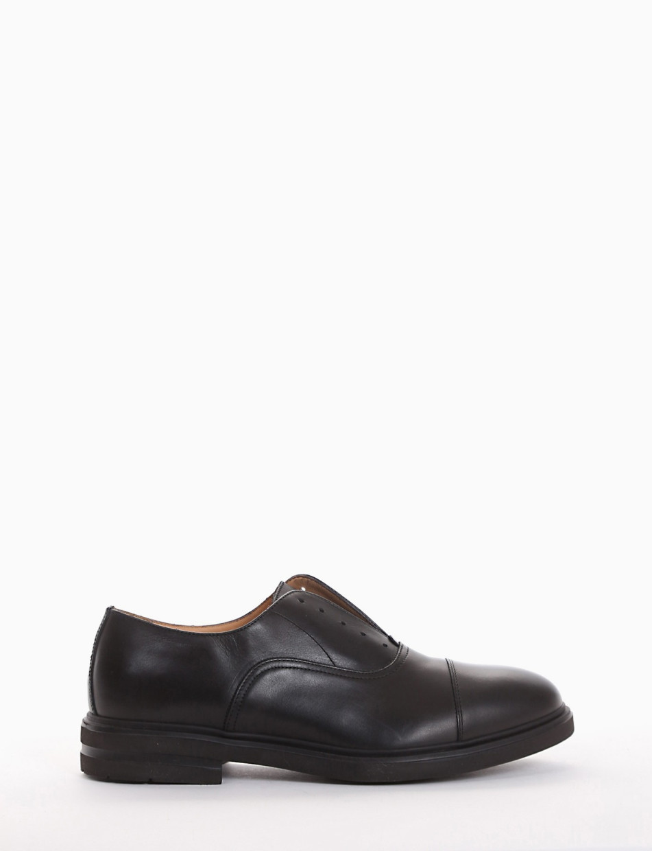 scarpa lacci tacco 2 cm nero