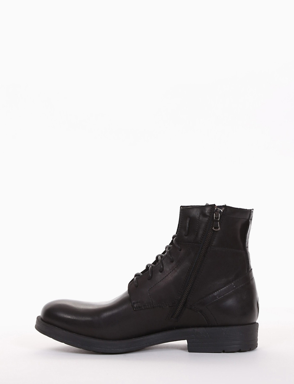 Combat boots heel 2 cm black leather