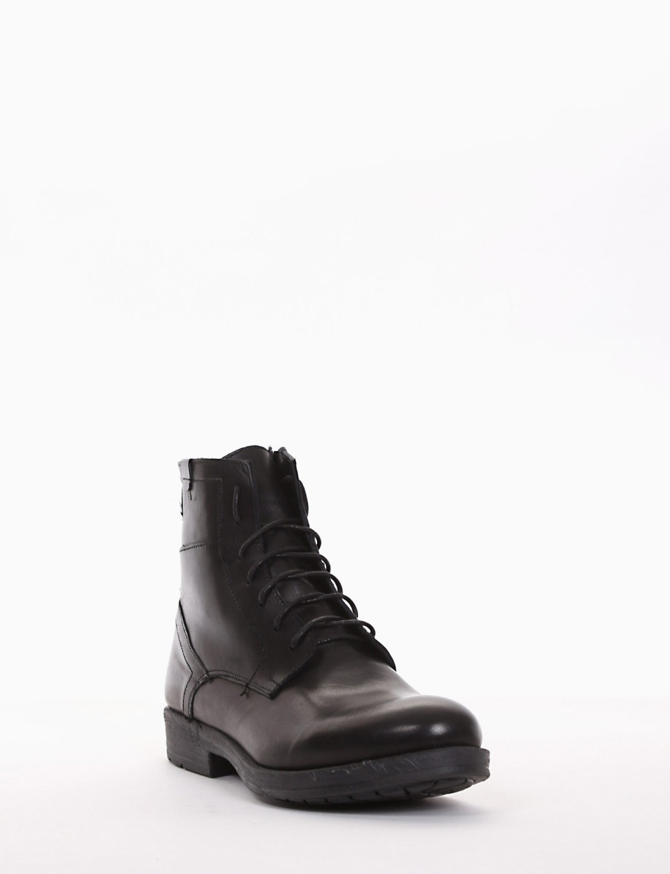 Combat boots heel 2 cm black leather