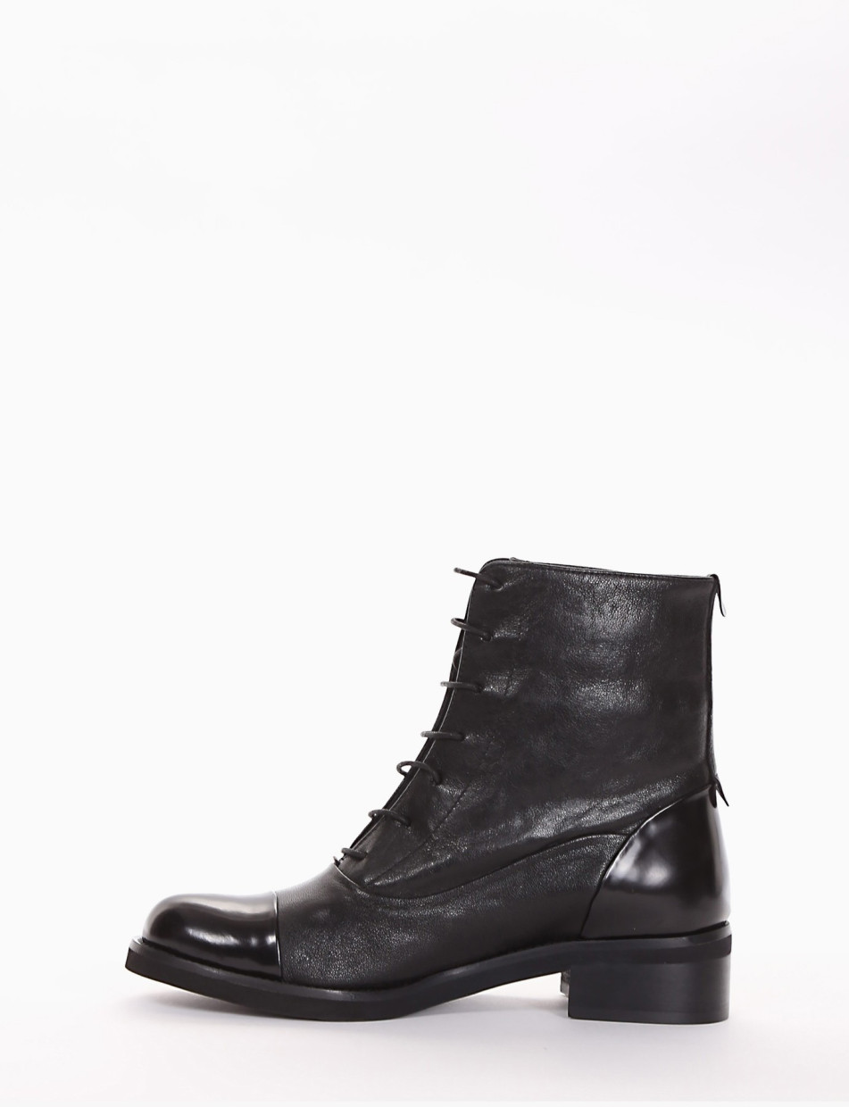 Combat boots heel 3 cm black leather