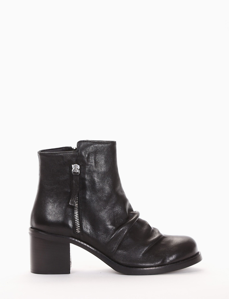 High heel ankle boots heel 6 cm black leather