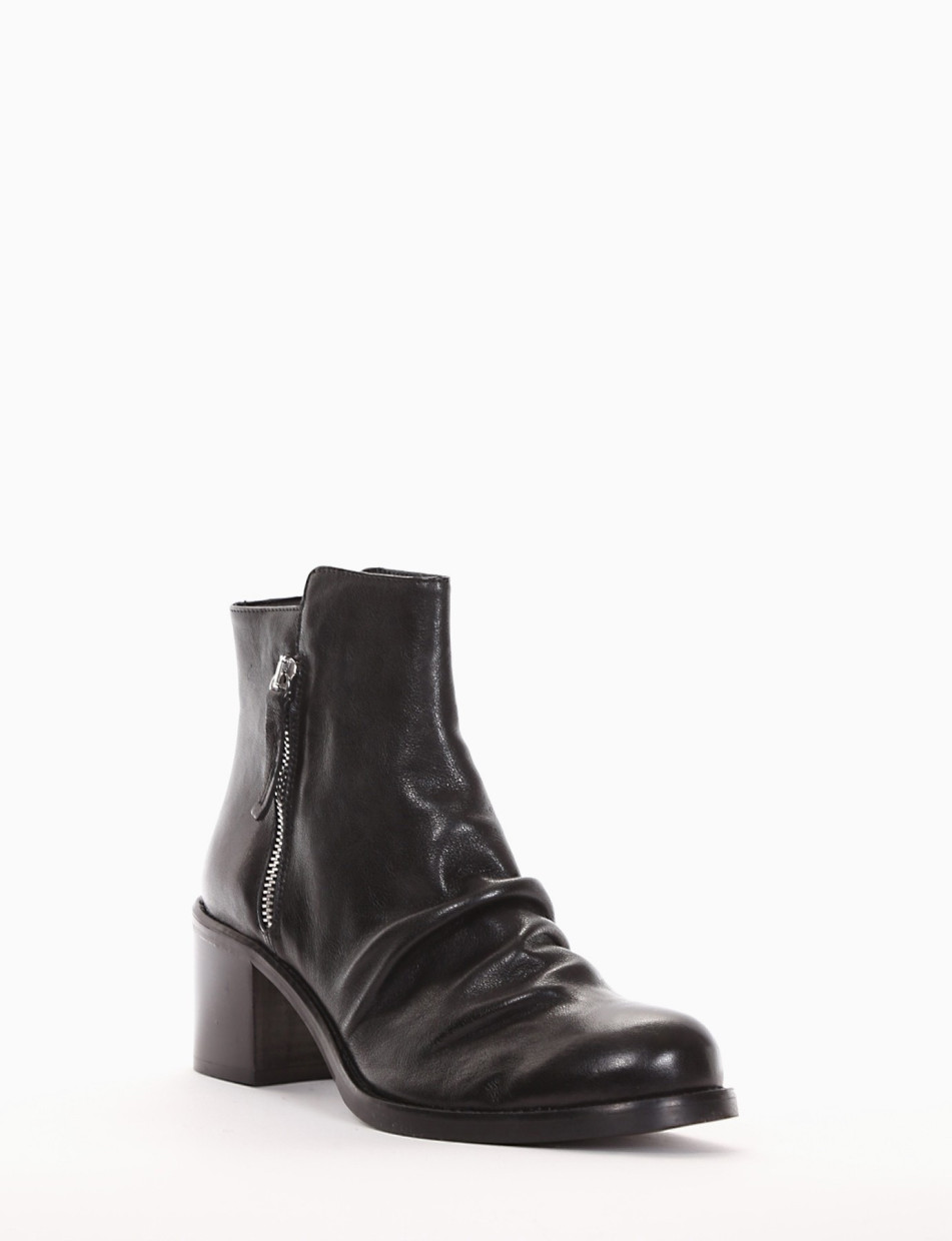 High heel ankle boots heel 6 cm black leather