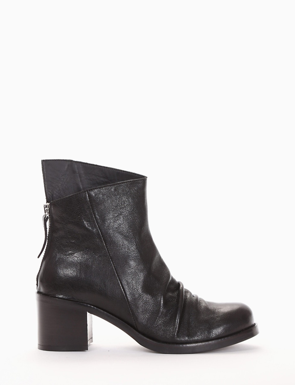 High heel ankle boots heel 5 cm black leather