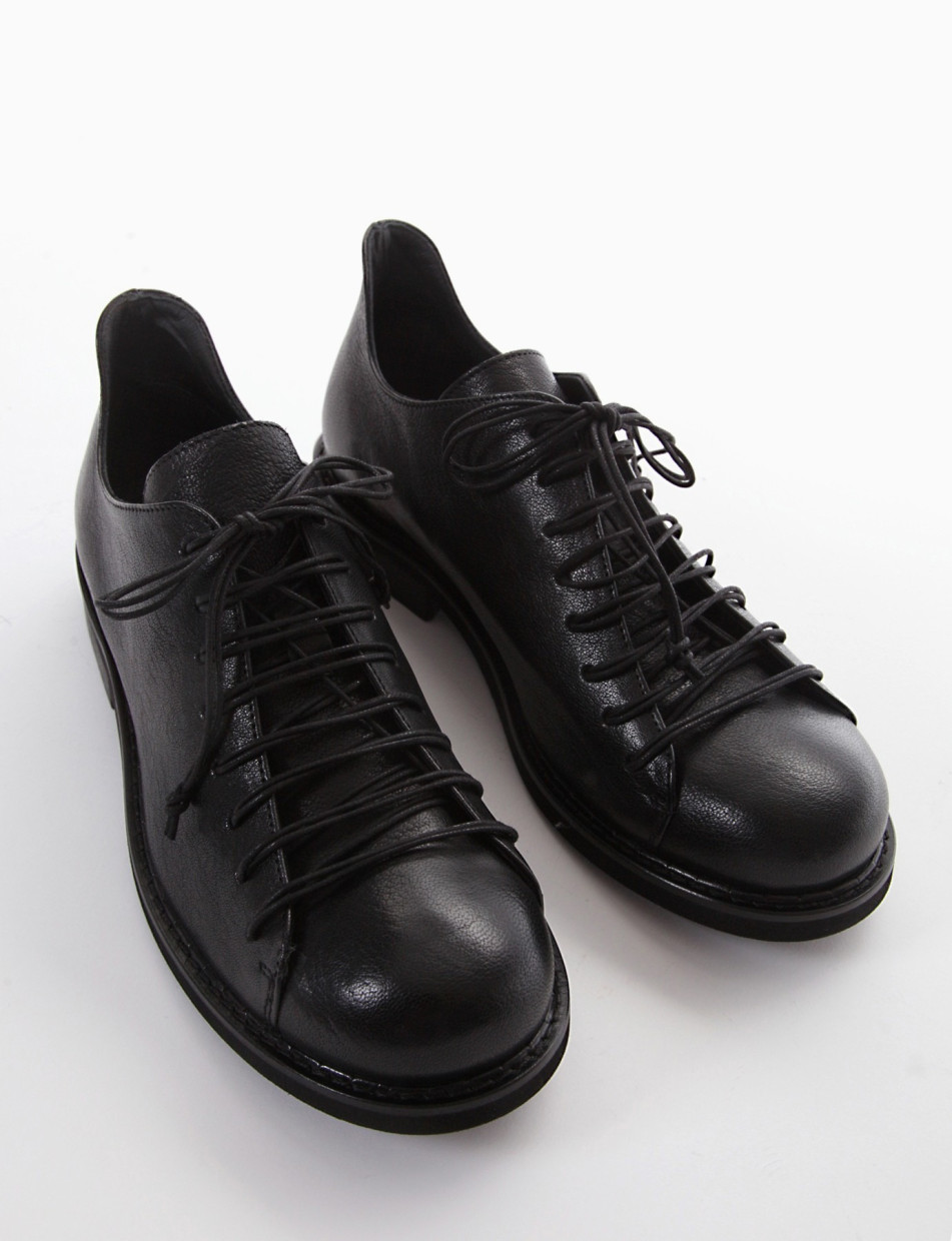 Lace-up shoes heel 2 cm black leather