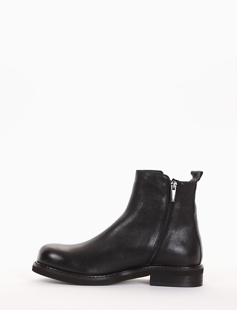 Low heel ankle boots heel 3 cm black leather