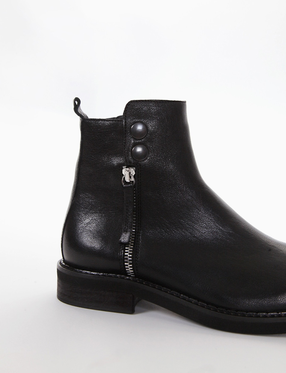 Low heel ankle boots heel 3 cm black leather