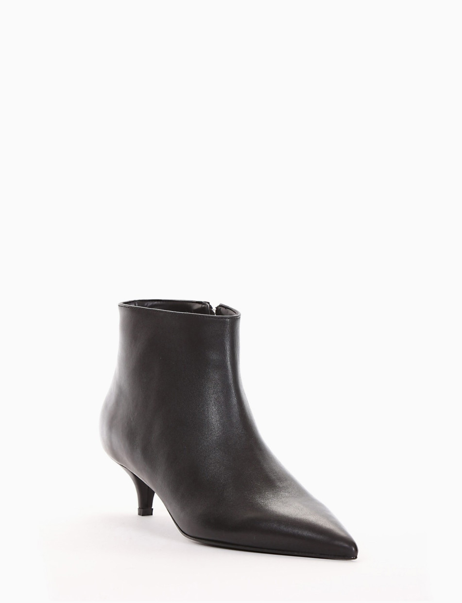 High heel ankle boots heel 5 cm black leather