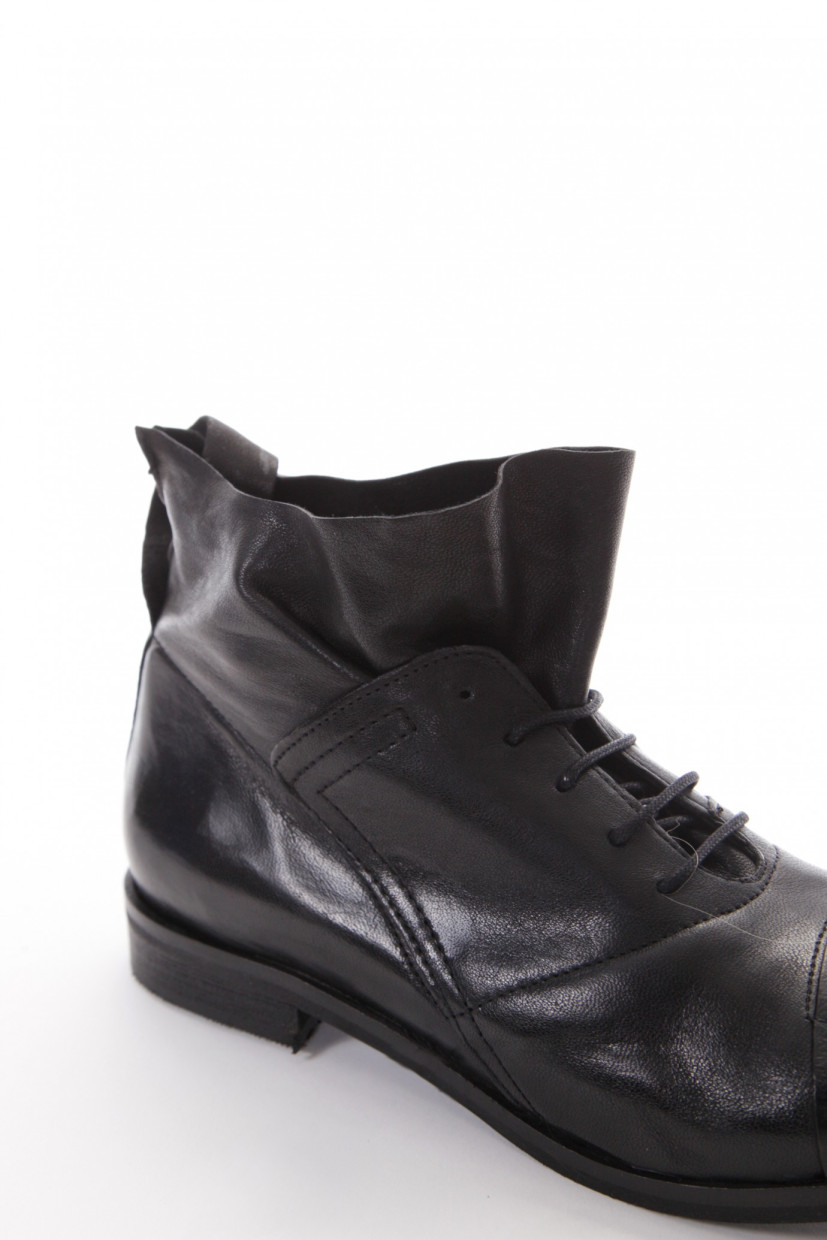 Combat boots heel 2 cm black leather