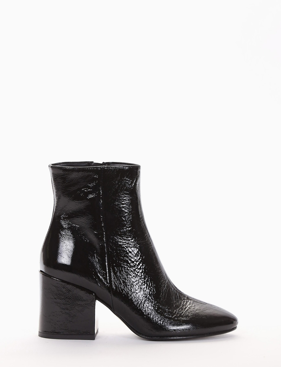High heel ankle boots heel 7 cm black varnish