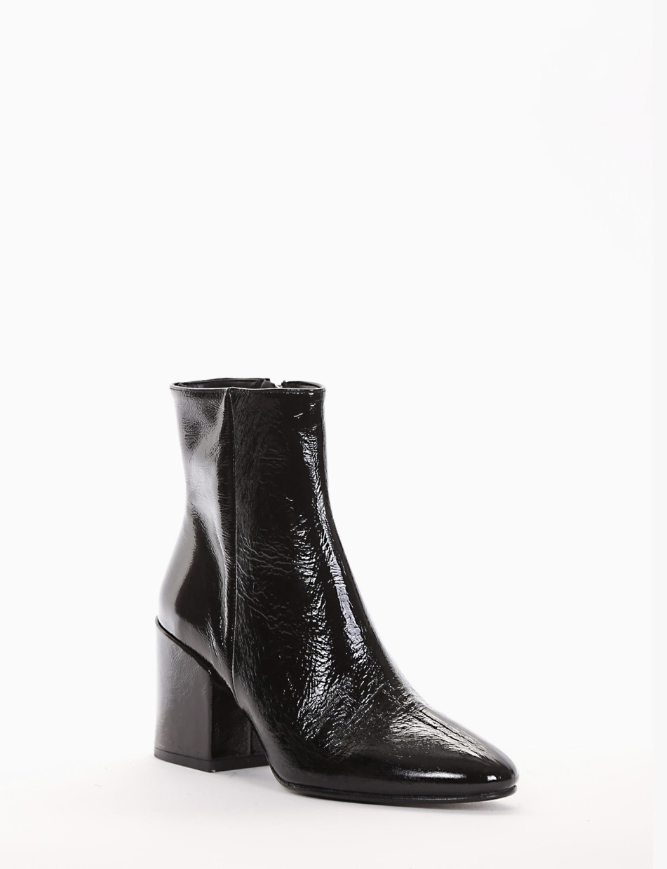 High heel ankle boots heel 7 cm black varnish