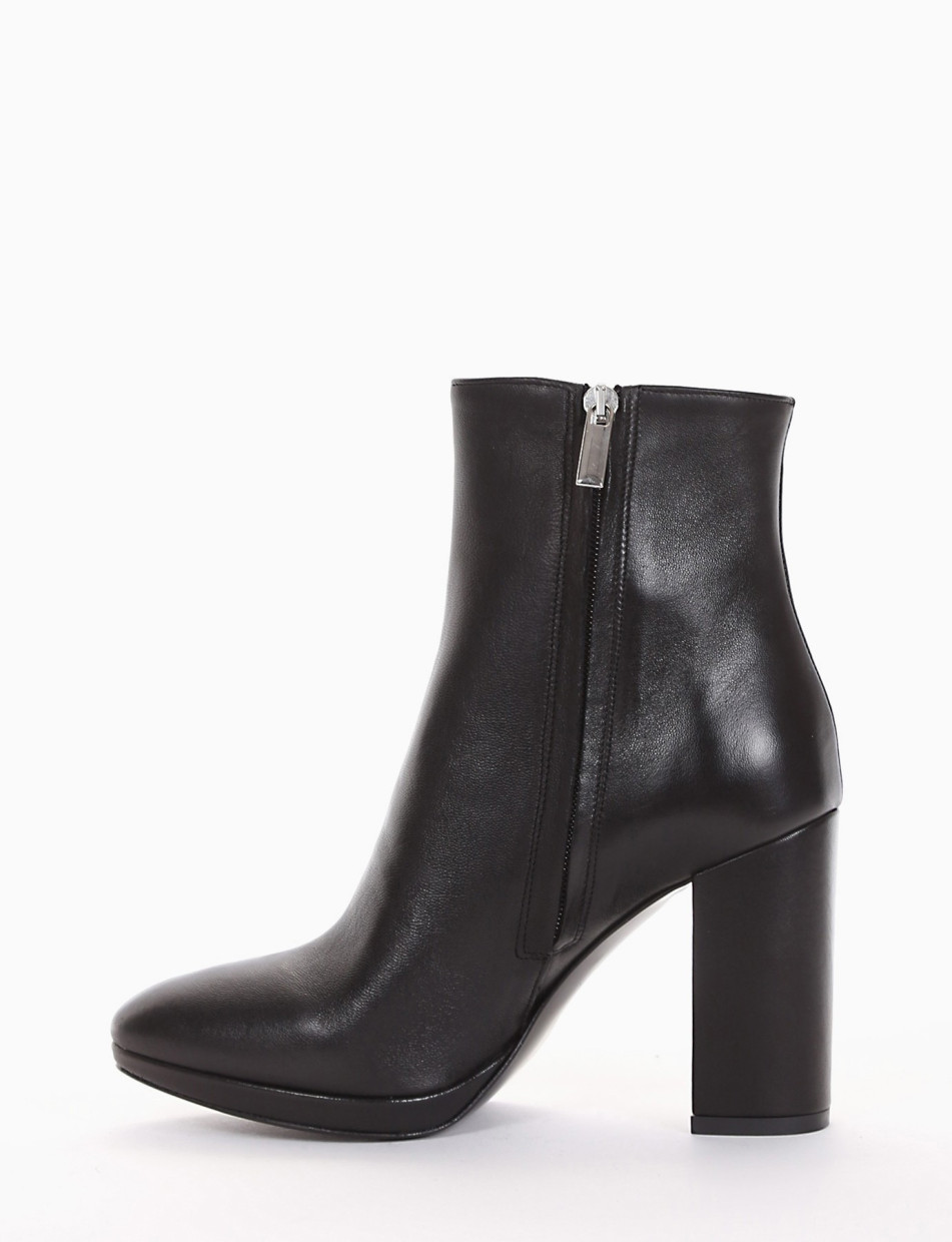 High heel ankle boots heel 9 cm black leather