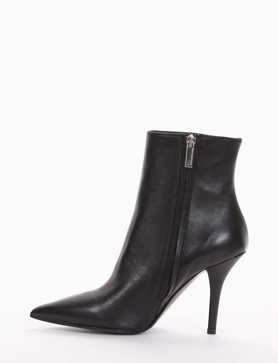 High heel ankle boots heel 9 cm black leather