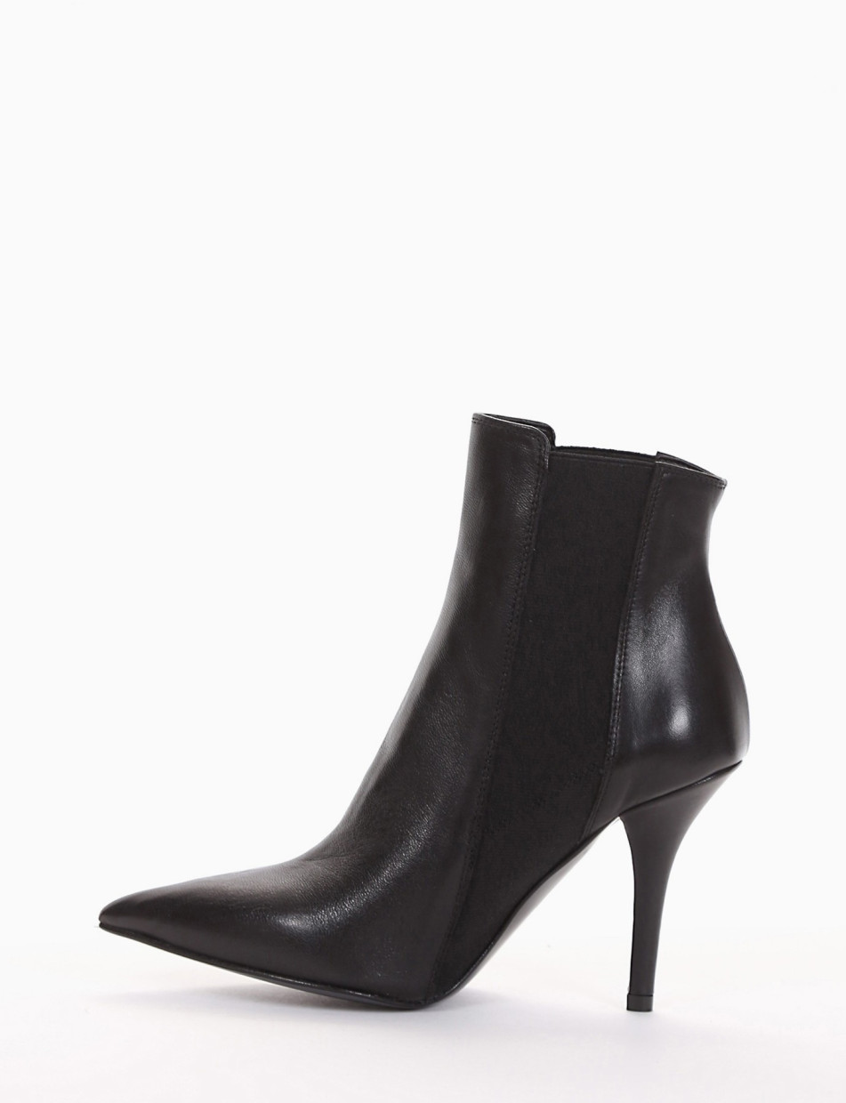 High heel ankle boots heel 9 cm black leather