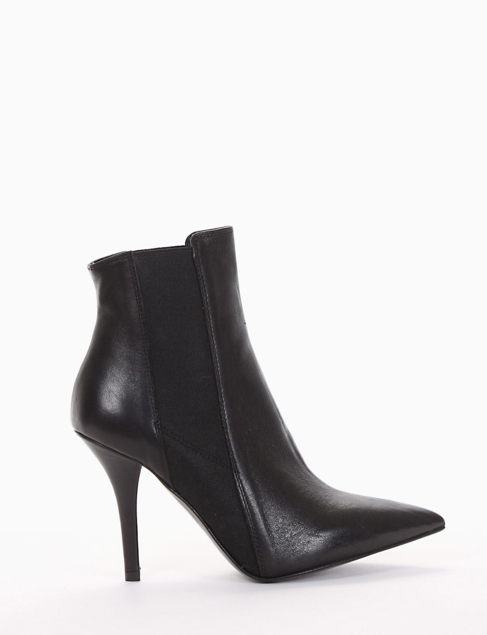 High heel ankle boots heel 9 cm black leather