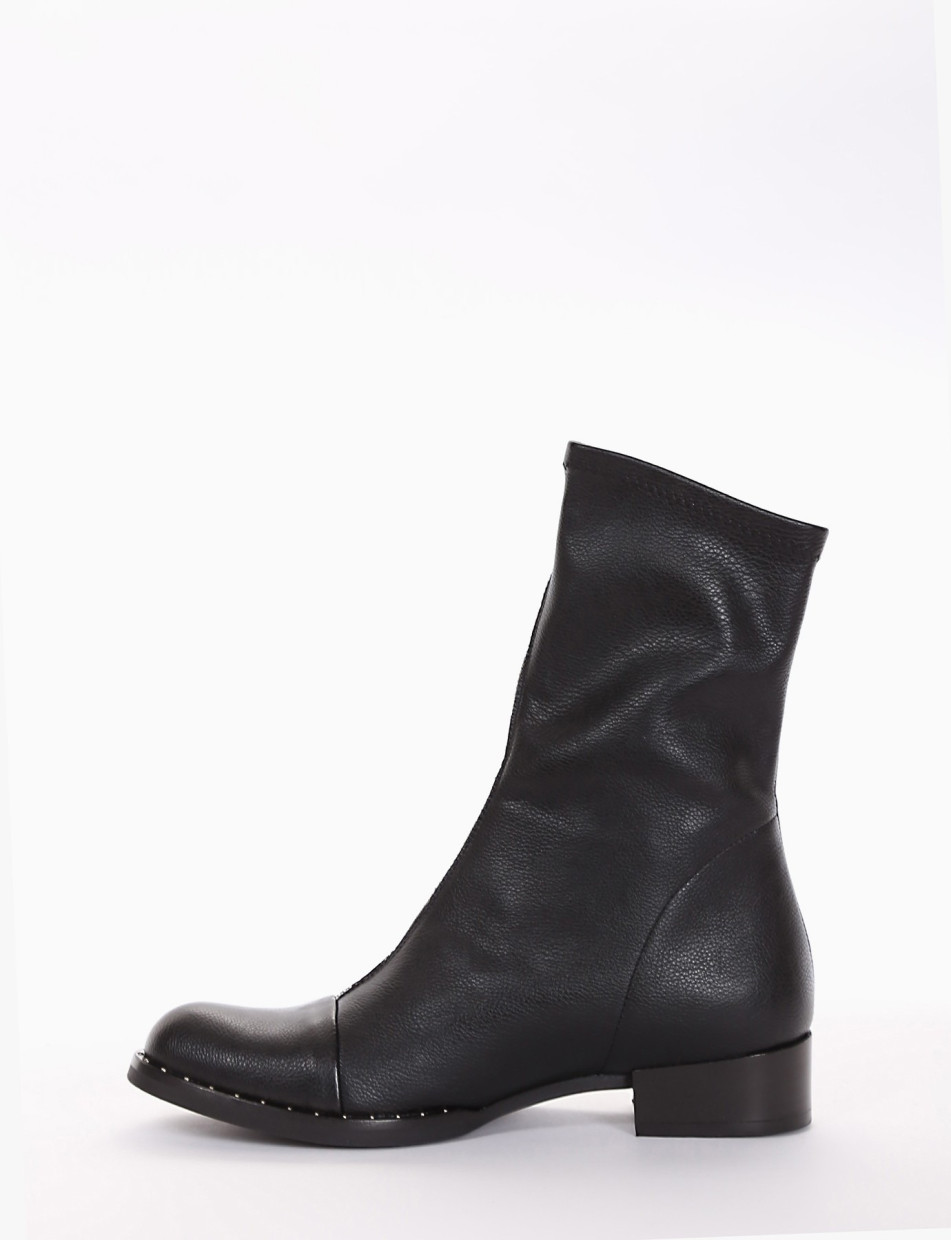 Low heel ankle boots heel 1 cm black leather