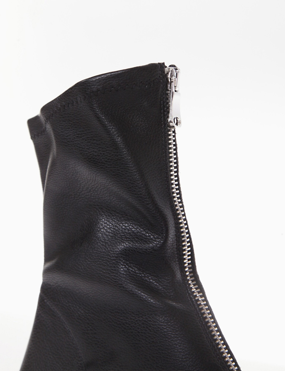 Low heel ankle boots heel 1 cm black leather