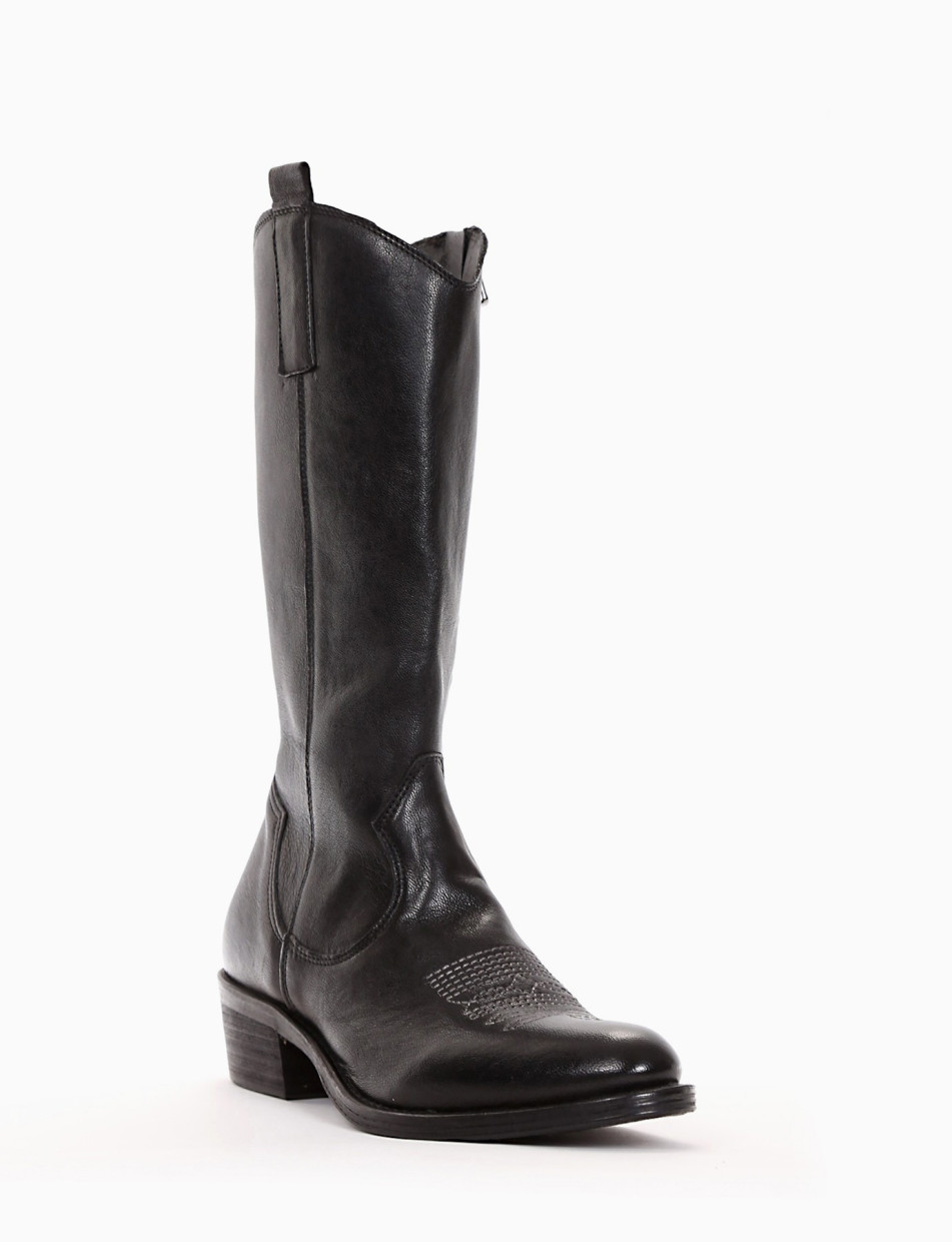 Low heel boots heel 3 cm black leather