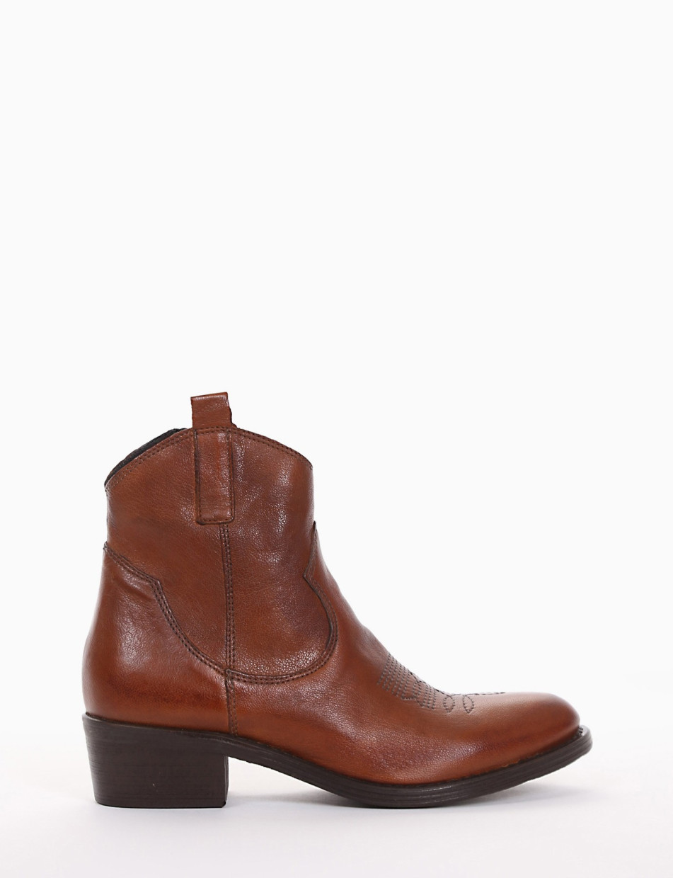 Low heel ankle boots heel 3 cm brown leather