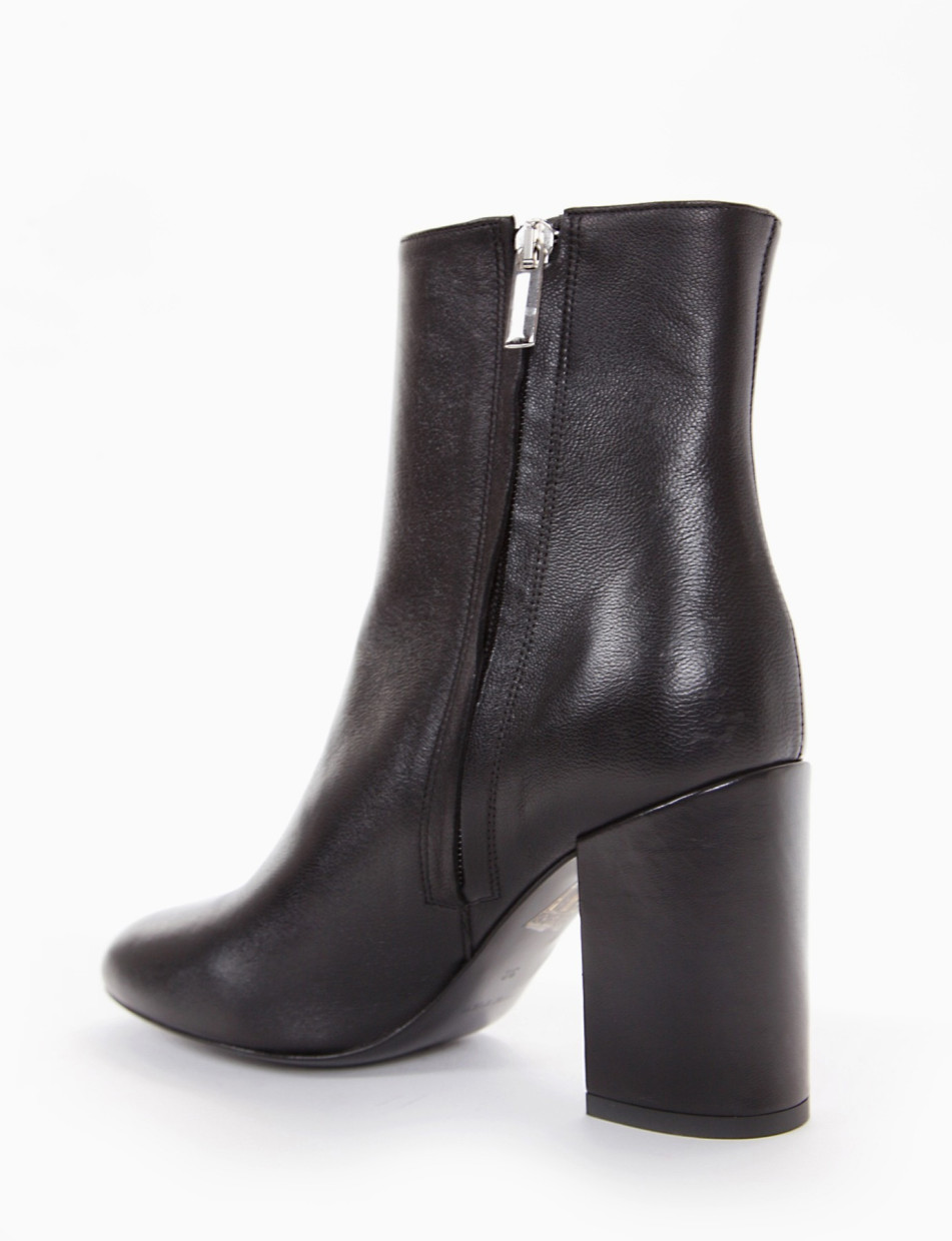 High heel ankle boots heel 7 cm black leather